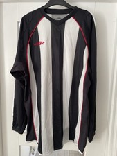 Full Football Kit For 5/6/7 A Side football team. Umbro shirts