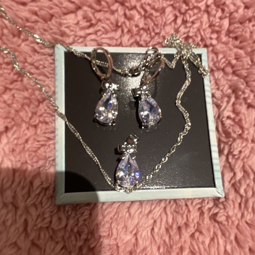 Clear teardrop crystal - clear,