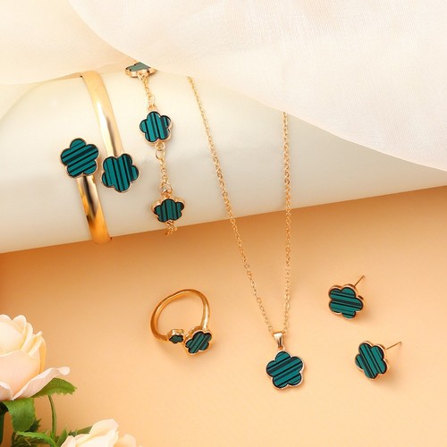 Sparkling flower jewelry - sparkling, set