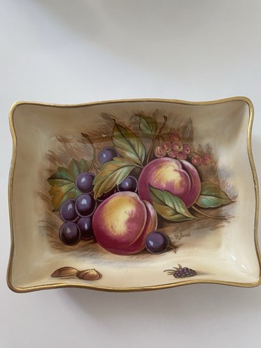 Aynsley orchard fruits with