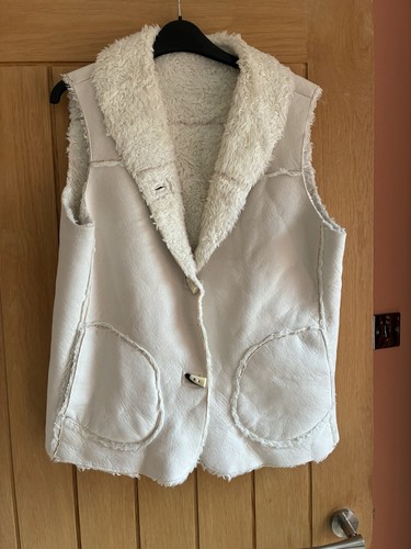 Women white faux fur gilet - white,