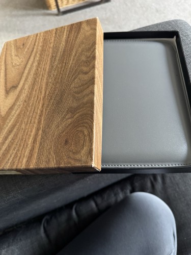 Cathian grey leather - , writing