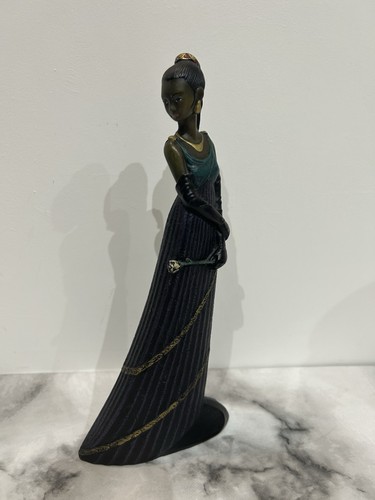 Elegant mahogany lady - elegant,