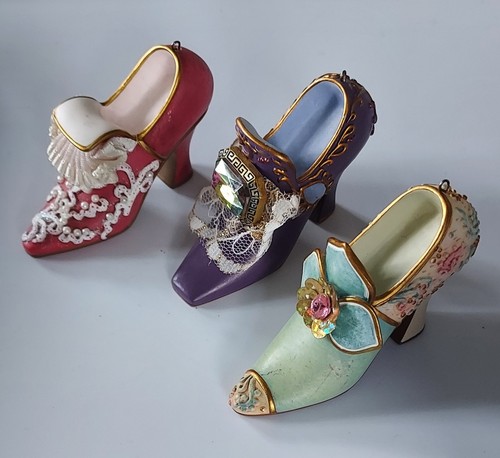 Ashton drake shoes ornaments - ashton,