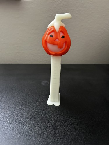 Pumpkin pez - lantern),