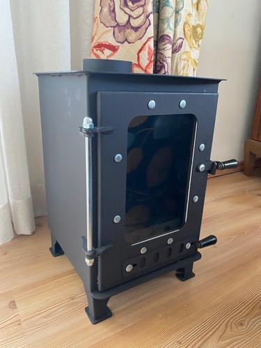Tiny space wood stove - tiny,