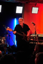 Jim Leverton from Caravan live