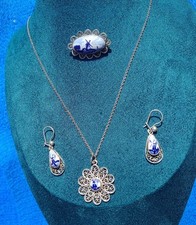 💙 Striking Collection