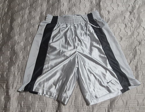 Nike 2000s basketball shorts - nike,