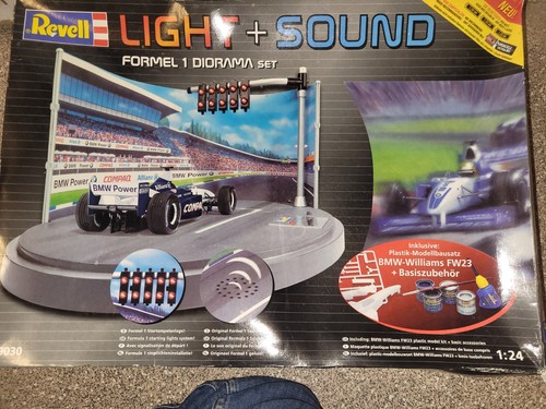 Vintage revell diorama set - f1,