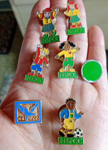 Nspcc enamel pin badges - 7x,