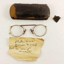 Antique Pince - Nez Reading
