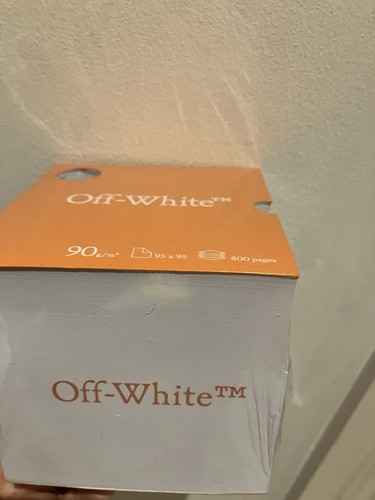 Off white note - cube, memo