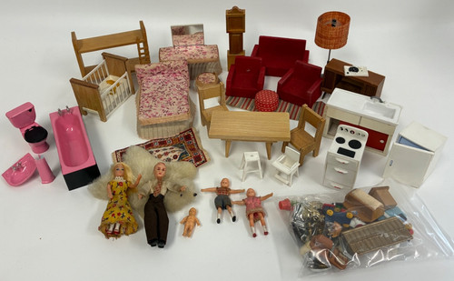 Job lot dolls - dolls, house