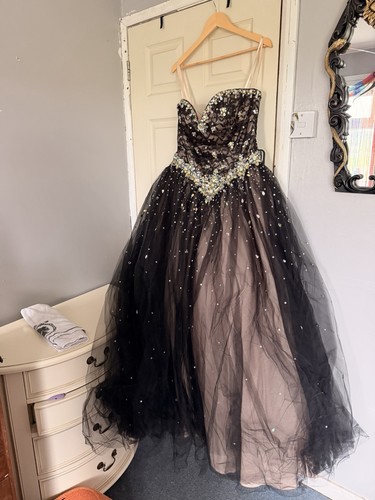 Gothic gem encrusted - encrusted, lee