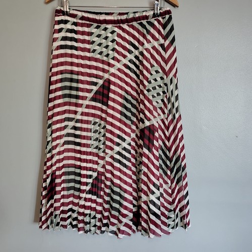 Geometric striped pleated - geometric,