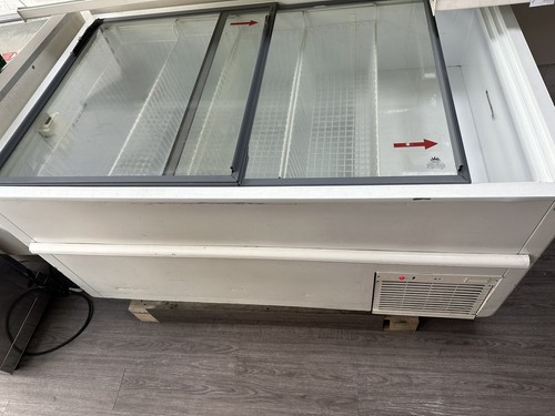 Commercial display chest - commercial,