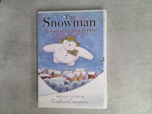 The snowman walking - snowman, in