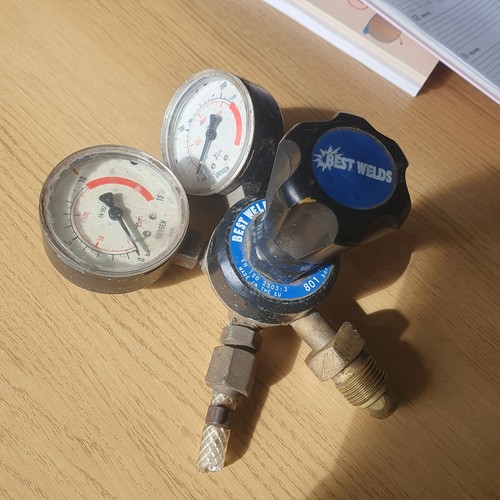 Welding gas regulator set - gas,
