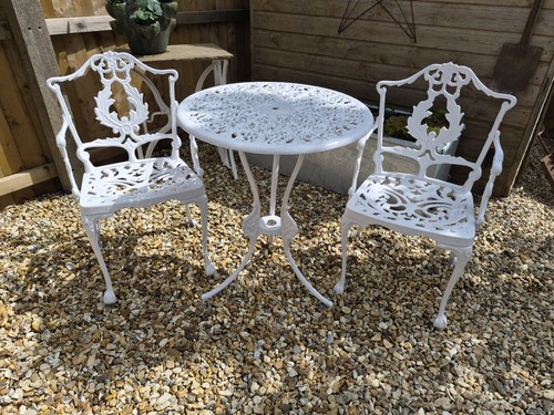 Vintage cast aluminium metal - cast,