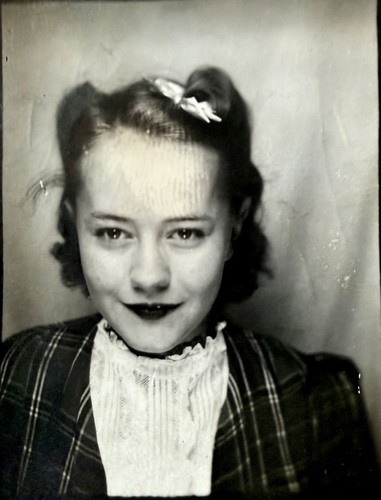 Vintage photo booth 1940s - photo,