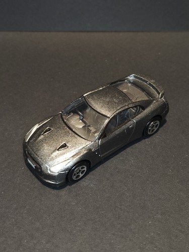 Realtoy scale nissan gt - 1:60,