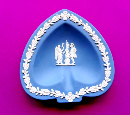 New vintage wedgwood plate - new,