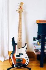 Sadowsky/Harley Benton (Passive) 5 string Bass 3 Tone Sunburst-EXTREMELY RARE!