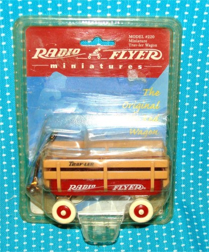 Vtg 1997 radio flyer model - radio,