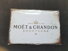 Moet chandon champagne - chandon,