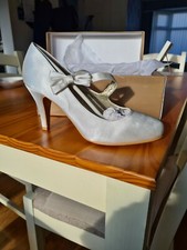 Womens Ivory Satin Bow