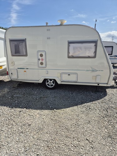 Avondale berth caravan 2004 - berth,