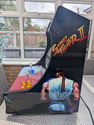 Street fighter arcade game - street,