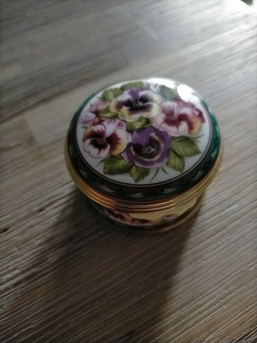 Ashford bone china cottage - bone, "cottage