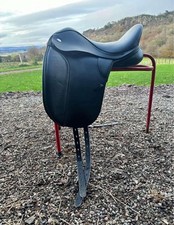 Thorowgood T8 High Wither Dressage Saddle Black 17"