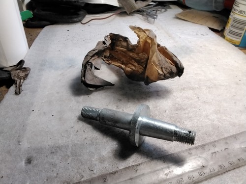 Morris minor top trunnion - morris,