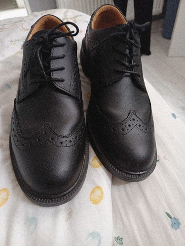 Mens black brogues - pr, size