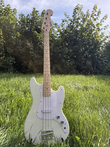 Squier bronco bass - bass, arctic