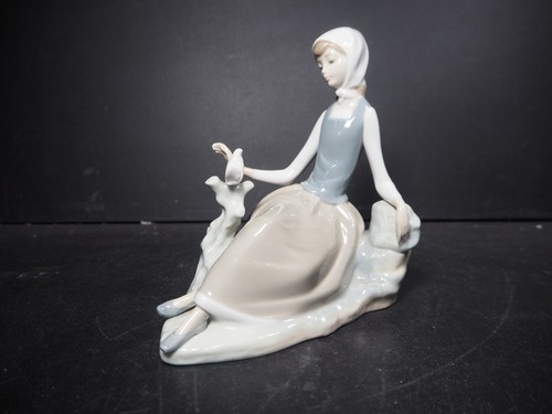 Lladro shepherdess with - lladro,
