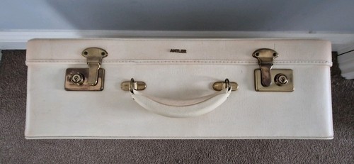 Vinatage antler cream suitcase - vinatage,