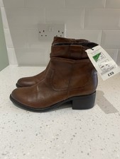 M&S Footglove Brown Ankle