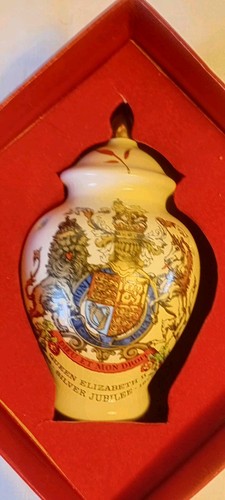 Boxed queen elizabeth - boxed,