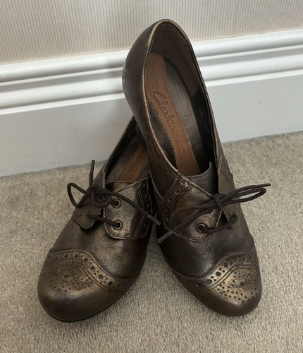Fab clarks gold - fab, lace
