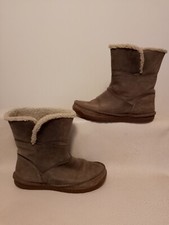 Clarkes Nettle Leaf boots, size 4, taupe, faux fur lining, comfy and warm