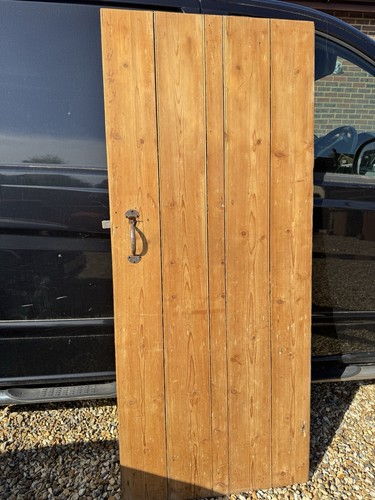 Traditional pine door - pine,