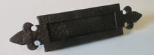 RETRO BLACK FLEUR DE LYS DESIGN CAST IRON LETTERBOX PLATE WITH FITTINGS