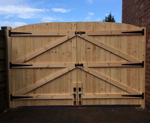 Wooden driveway gates - wooden, gates!heavy