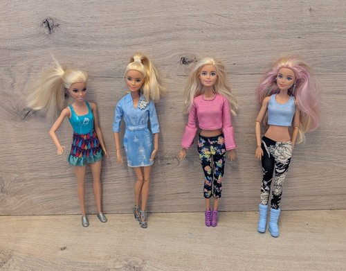 Barbie doll bundle - lot, 4