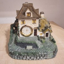 Vintage English Cottage Quartz