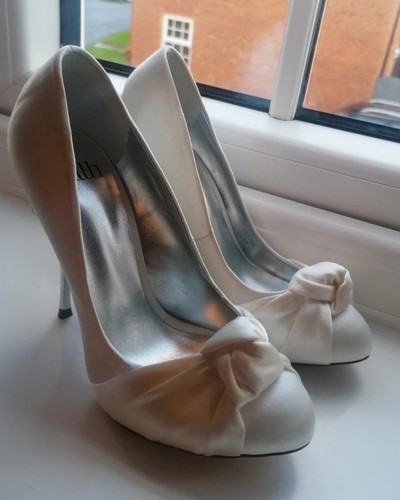 New faith cream satin diamante - faith,